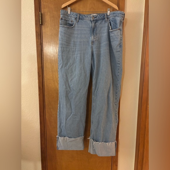 Abercrombie & Fitch Denim - Abercrombie & Fitch Light Blue 90s Relaxed High Rise Long Jeans